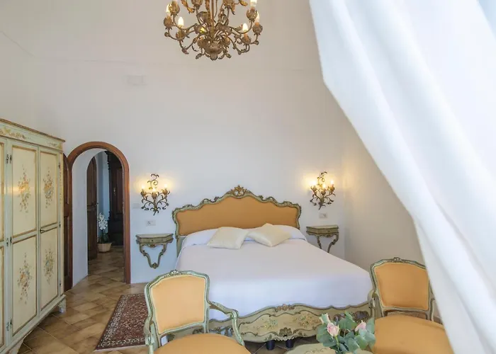 Virginia Villa Positano